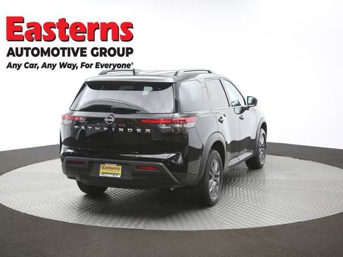 Used 2025 Nissan Pathfinder SV FWD image 41