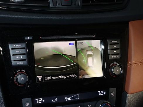 Used 2018 Nissan Rogue SL w/ Premium Package image 21