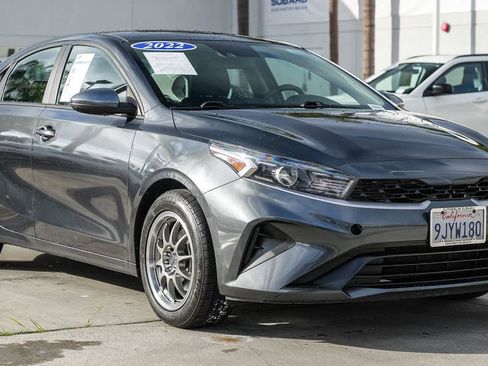 Used 2022 Kia Forte LXS image 3