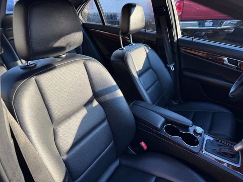 Used 2011 Mercedes-Benz C 300 4MATIC Sedan image 23