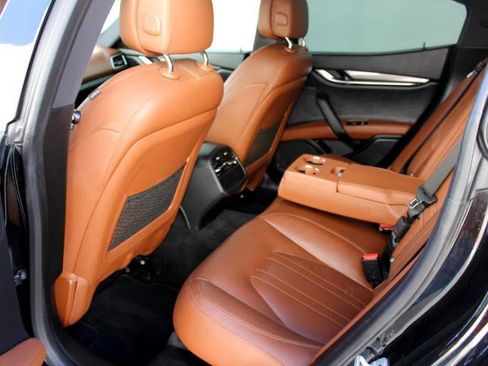 Used 2018 Maserati Ghibli image 11