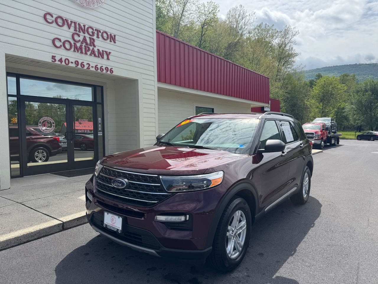 Used 2022 Ford Explorer XLT w/ Equipment Group 202A AWD/4WD image 1