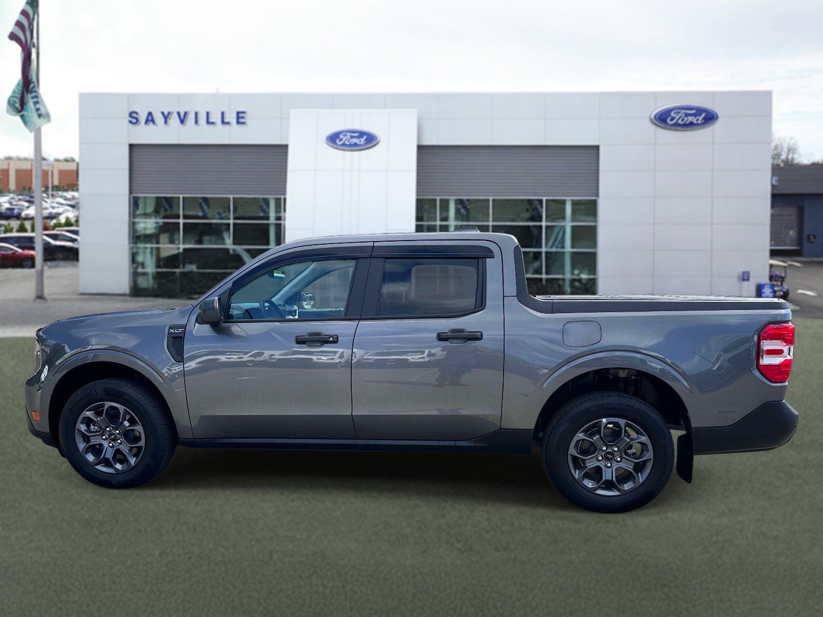 Used 2026 Ford Maverick XLT FWD image 2