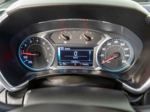 Used 2018 Chevrolet Equinox Premier image 18