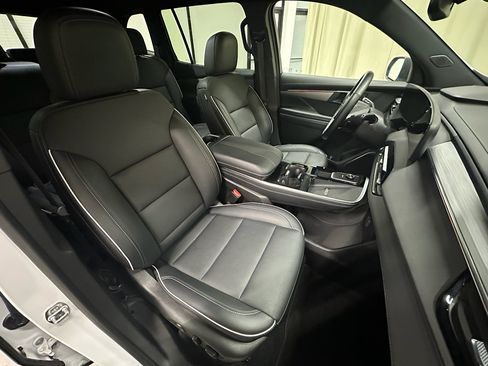 Certified 2025 Buick Enclave Preferred image 18