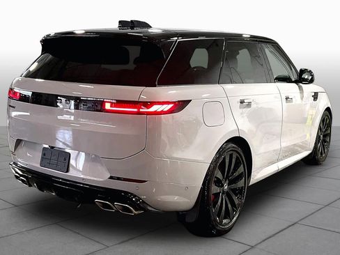 Used 2025 Land Rover Range Rover Sport Dynamic SE image 13