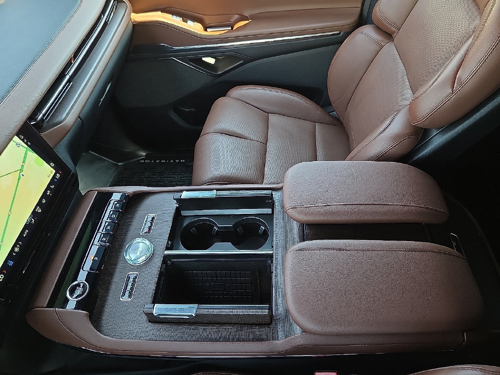 Used 2025 Lincoln Navigator Reserve AWD/4WD image 20
