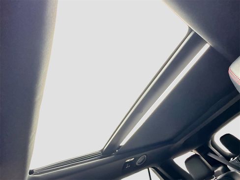 Used 2023 Ford Explorer ST-Line w/ Class IV Trailer Tow Package image 23