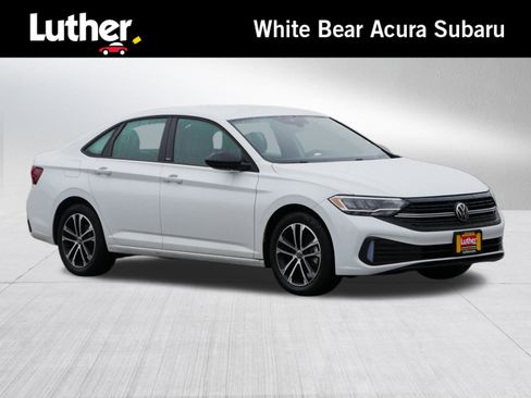 Used 2024 Volkswagen Jetta Sport image 1