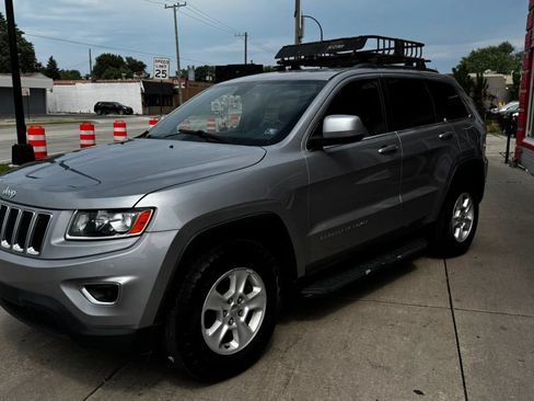 Used 2016 Jeep Grand Cherokee Laredo w/ Quick Order Package 23E AWD/4WD image 8