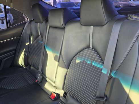 Used 2020 Toyota Camry SE FWD image 17