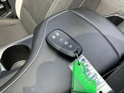 Used 2018 Chevrolet Camaro LT image 9