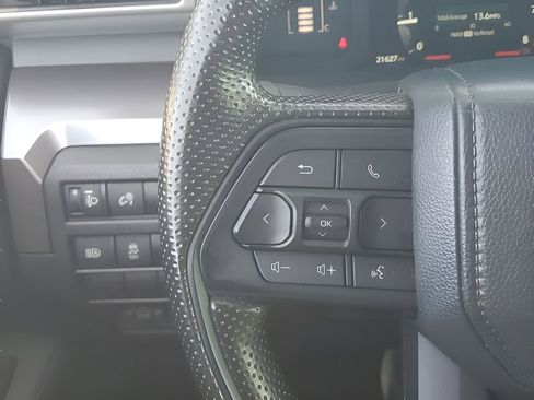 Used 2024 Toyota Tacoma SR5 AWD/4WD image 34