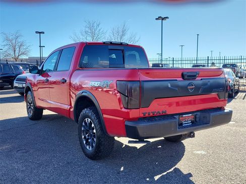 Used 2021 Nissan Titan PRO-4X w/ Pro-4x Convenience Package image 6