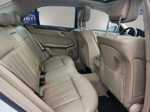 Used 2011 Mercedes-Benz E 550 Sedan image 26