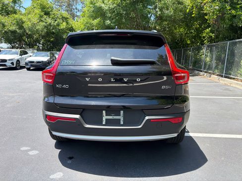 Used 2025 Volvo XC40 B5 Core AWD/4WD image 12