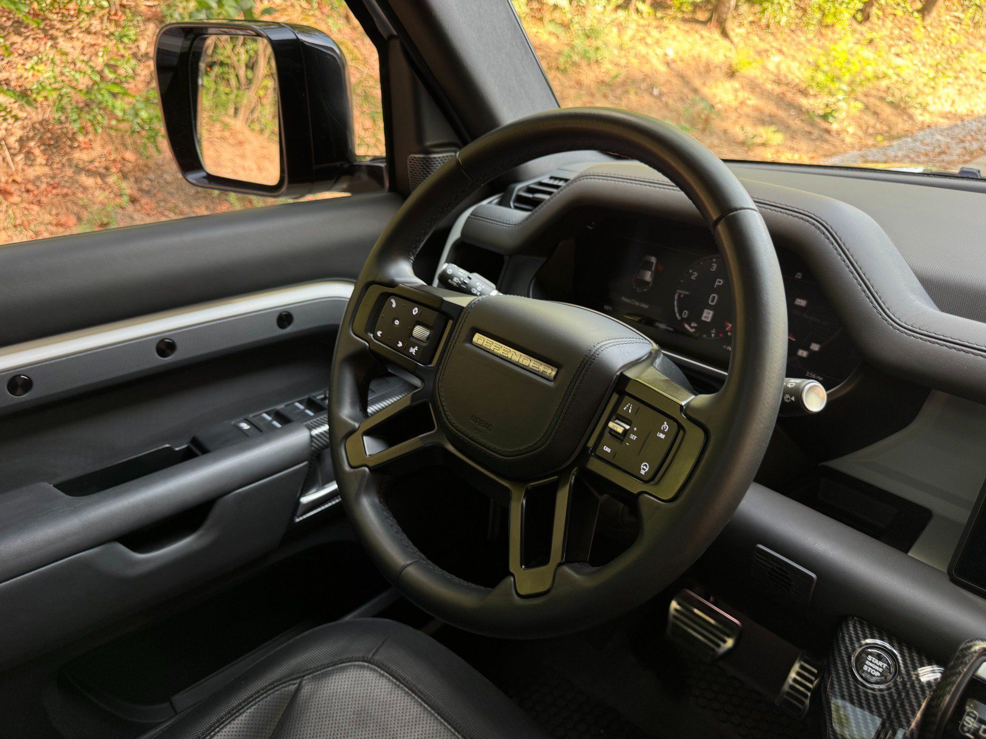 Used 2023 Land Rover Defender 110 X-Dynamic SE AWD/4WD image 25