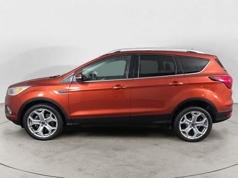 Used 2019 Ford Escape Titanium AWD/4WD image 2