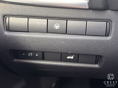 Used 2021 Nissan Rogue SV w/ Premium Package FWD image 21