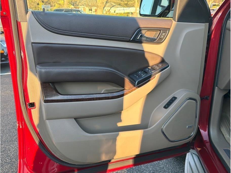 Used 2015 Chevrolet Tahoe LT RWD image 11