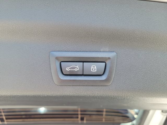 Used 2025 BMW X1 xDrive28i AWD/4WD image 10