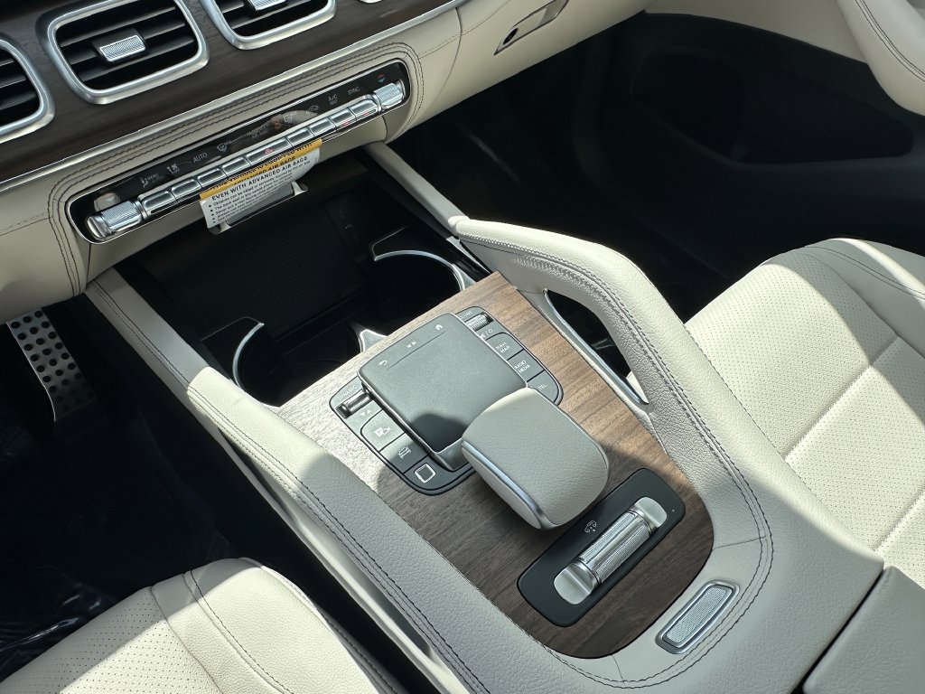 New 2026 Mercedes-Benz GLS 450 4MATIC image 34