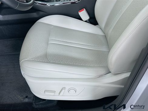 Certified 2023 Kia Sorento SX FWD image 18