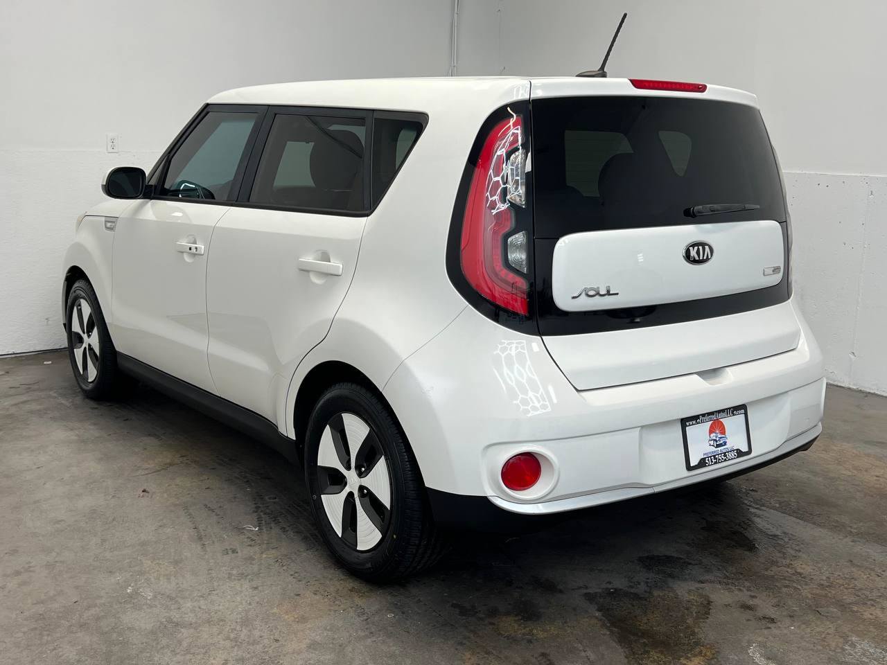 Used 2016 Kia Soul EV FWD image 2