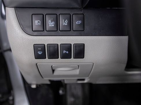 Used 2015 Toyota Highlander Limited w/ Driver Technology Package AWD/4WD image 45