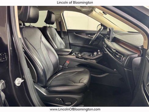 Used 2022 Lincoln Nautilus Reserve AWD/4WD image 13