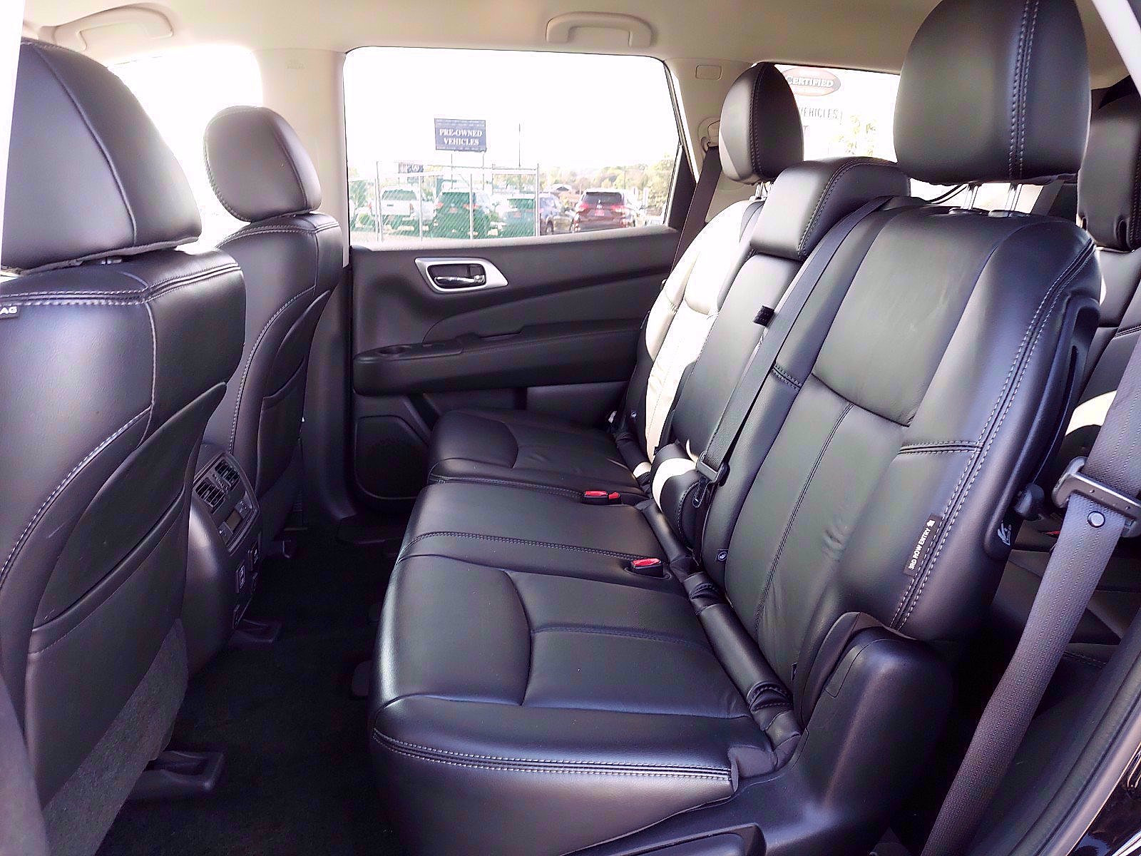 Used 2018 Nissan Pathfinder SL w/ Midnight Edition Package AWD/4WD image 10