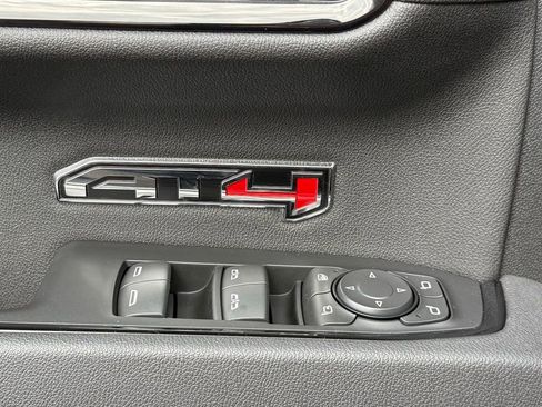 Used 2025 GMC Sierra 1500 AT4 w/ AT4 Premium Package AWD/4WD image 17