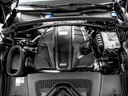 Certified 2023 Porsche Macan S AWD/4WD image 12