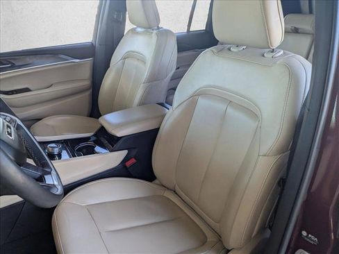 Used 2023 Jeep Grand Cherokee Limited image 16