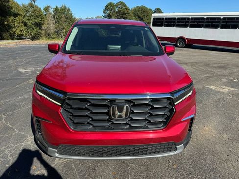 Used 2025 Honda Pilot EX-L image 10