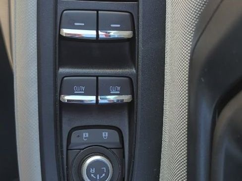 Used 2025 Subaru Forester Premium image 14