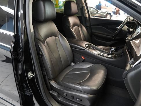 Used 2019 Buick Envision Essence FWD image 24