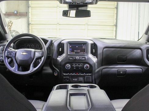 Used 2024 Chevrolet Silverado 2500 Custom w/ Custom Value Package image 10