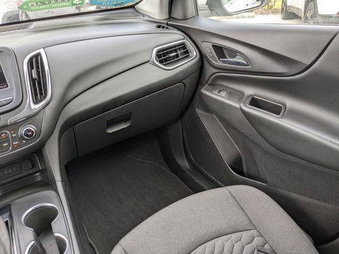 Used 2021 Chevrolet Equinox LT image 18