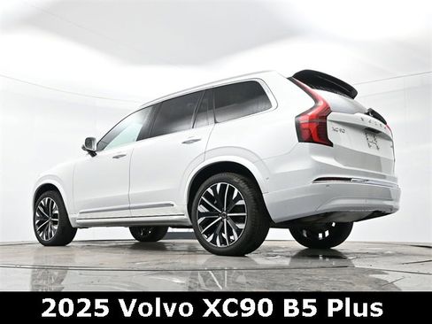 Used 2025 Volvo XC90 B5 Plus w/ Protection Package Premier image 30
