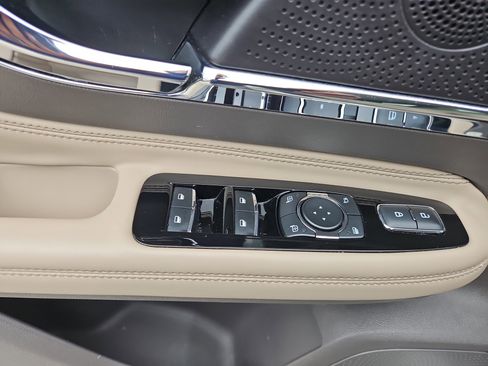 Certified 2024 Lincoln Corsair Premiere image 14