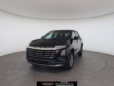 Used 2025 Chevrolet Equinox LT FWD image 1