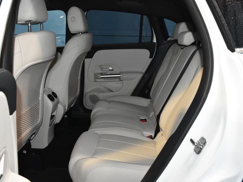 Certified 2025 Mercedes-Benz GLA 250 4MATIC image 19