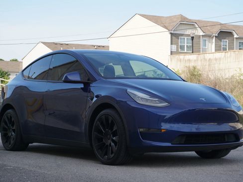 Used 2021 Tesla Model Y Long Range AWD/4WD image 3