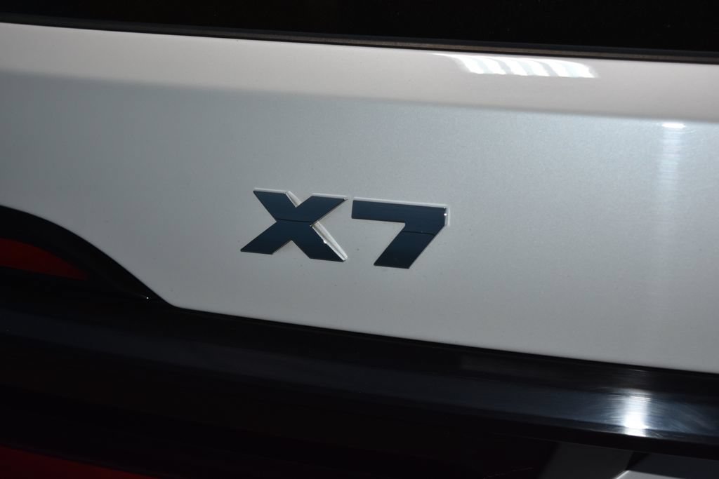Used 2025 BMW X7 M60i AWD/4WD image 29