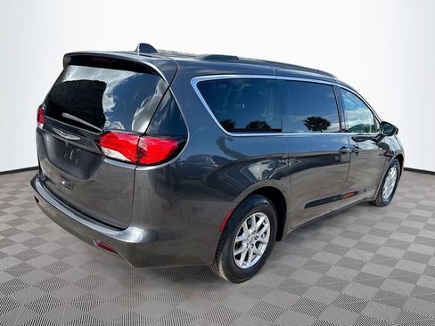 Used 2021 Chrysler Voyager Lxi image 6