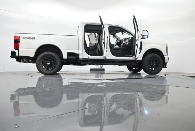 New 2026 Ford F350 Lariat w/ Black Appearance Package AWD/4WD image 55