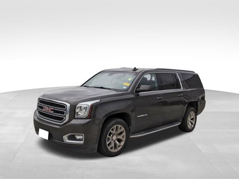 Used 2019 GMC Yukon XL SLT image 2