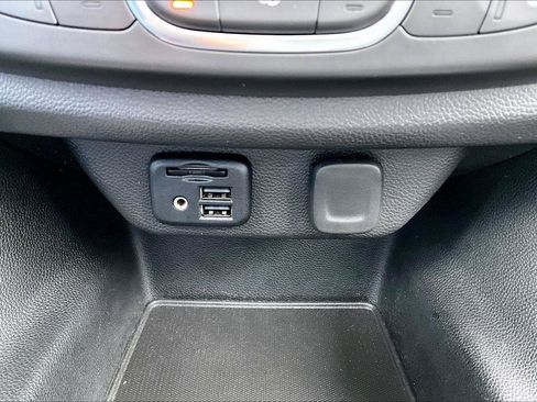Used 2021 Chevrolet Traverse LT w/ LT Premium Package AWD/4WD image 33