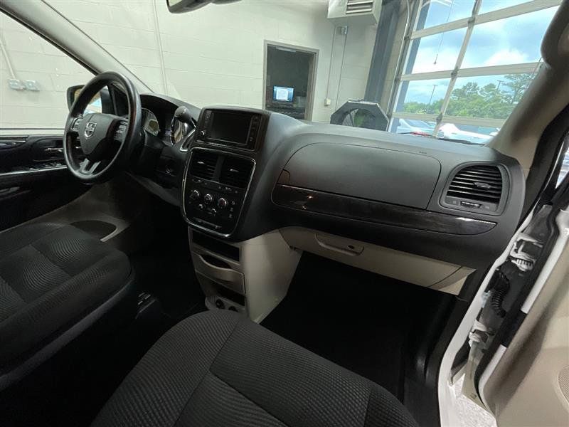 Used 2020 Dodge Grand Caravan SE FWD image 27